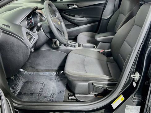 Used 2018 Chevrolet Cruze LS FWD image 31