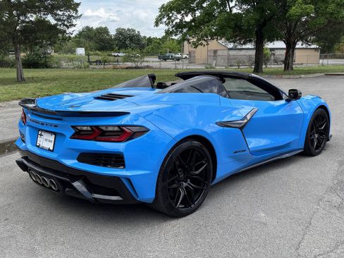 Used 2023 Chevrolet Corvette Z06 RWD image 3