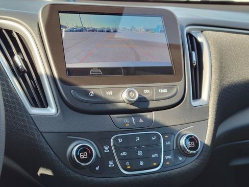 Used 2025 Chevrolet Malibu LT FWD image 19