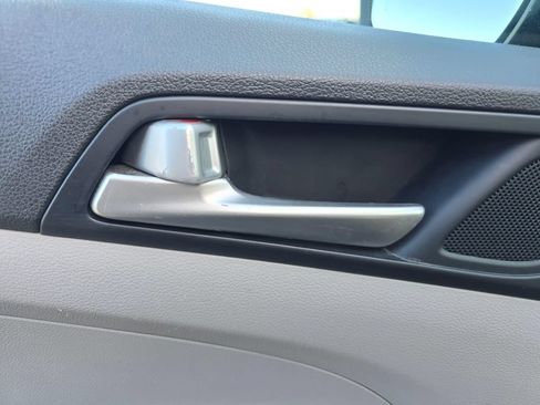 Used 2019 Hyundai Tucson SE FWD image 18
