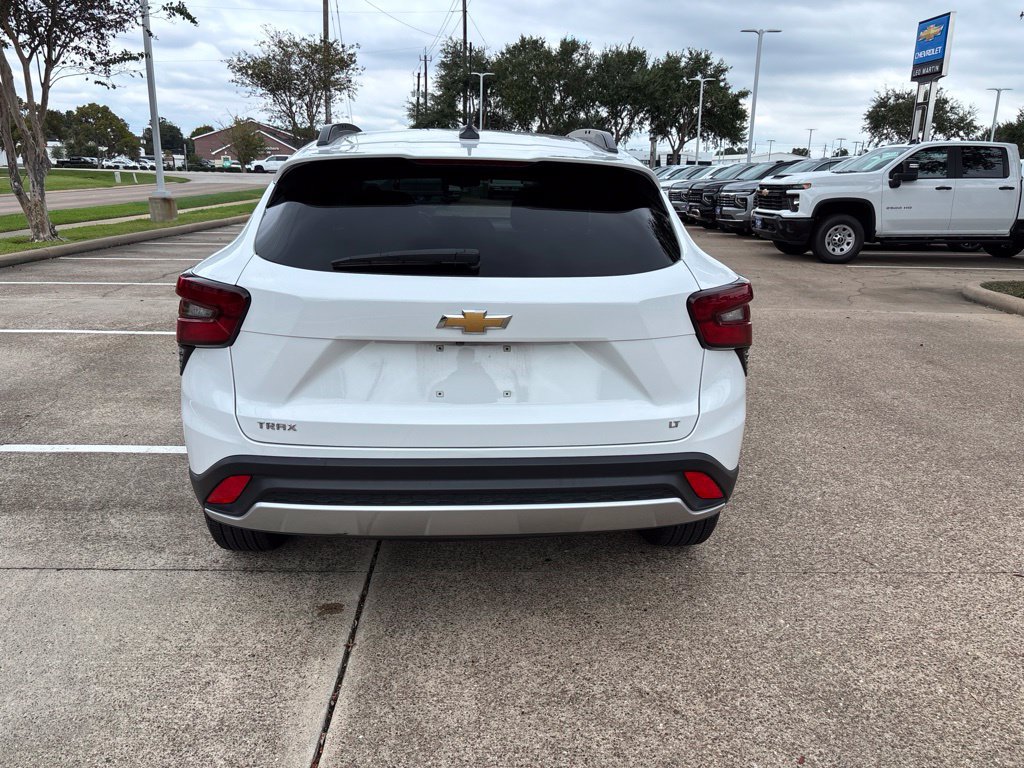 Used 2026 Chevrolet Trax LT FWD image 6