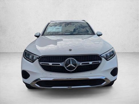 Used 2026 Mercedes-Benz GLC 300 image 2