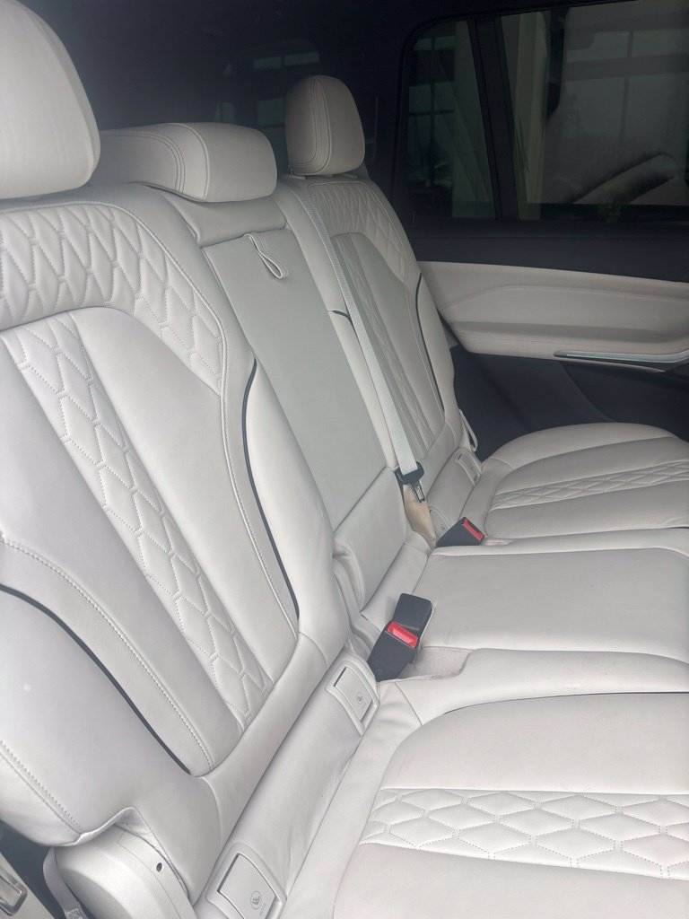 Used 2022 BMW X7 M50i w/ Cold Weather Package AWD/4WD image 8