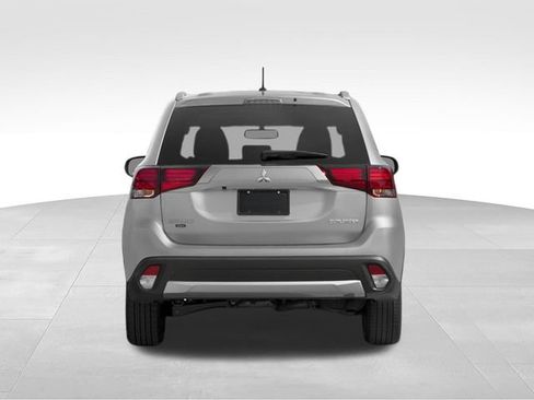 Used 2017 Mitsubishi Outlander SE AWD/4WD image 5