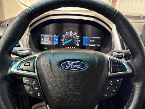 Used 2023 Ford Edge Titanium w/ Equipment Group 301A AWD/4WD image 26