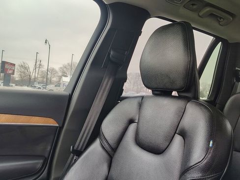 Certified 2023 Volvo XC90 B5 Plus w/ Protection Package Premier image 23