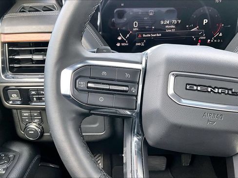 Used 2025 GMC Yukon Denali AWD/4WD image 20
