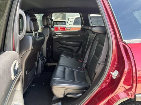Used 2019 Jeep Grand Cherokee Limited AWD/4WD image 12