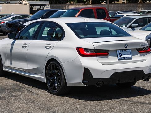 New 2026 BMW 330i Sedan w/ M Sport Package RWD image 4