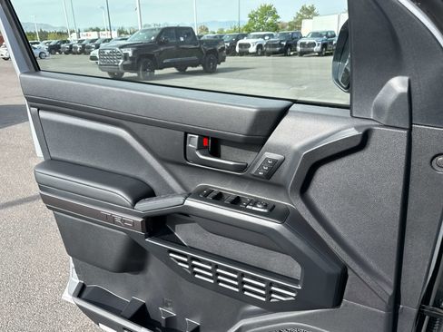 New 2026 Toyota 4Runner TRD Off-Road Premium AWD/4WD image 9