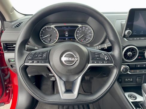 Used 2025 Nissan Sentra SV FWD image 10