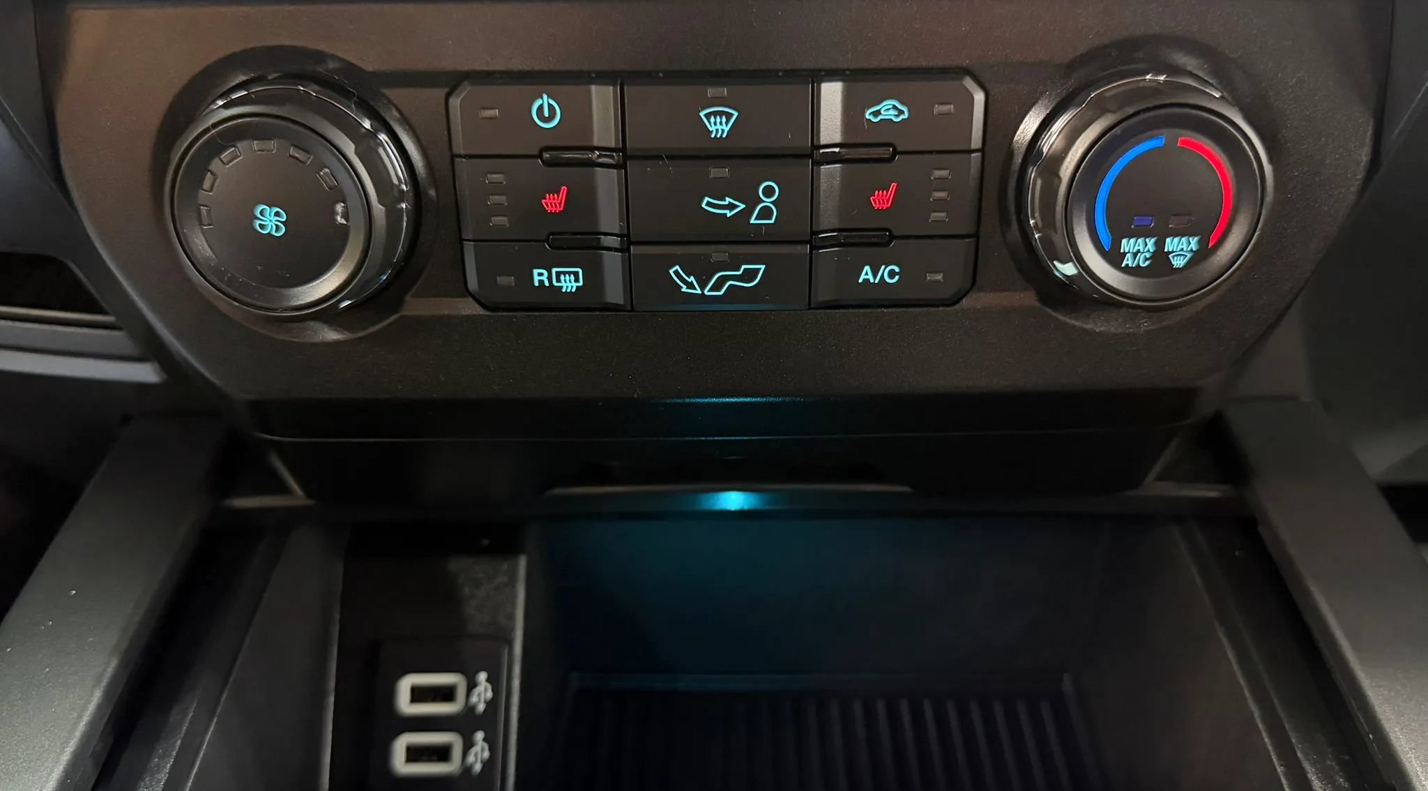 Used 2019 Ford F150 XLT w/ Equipment Group 302A Luxury AWD/4WD image 26