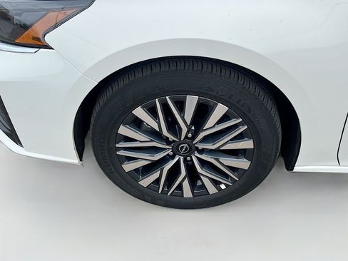 Used 2025 Nissan Altima 2.5 SV image 30