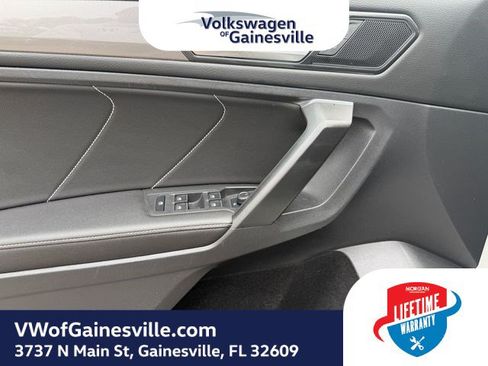 Certified 2022 Volkswagen Tiguan SE FWD image 15