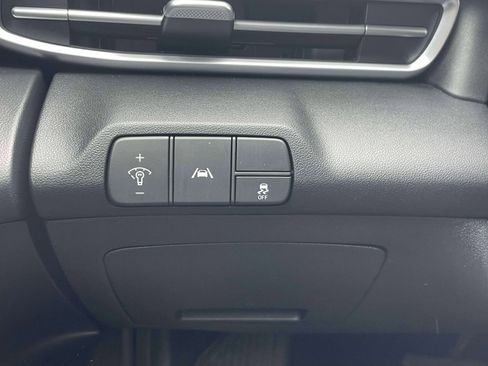 Used 2023 Hyundai Elantra SEL FWD image 18