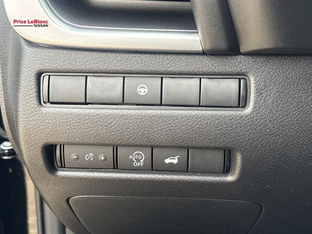 Certified 2025 Nissan Rogue SV FWD image 19