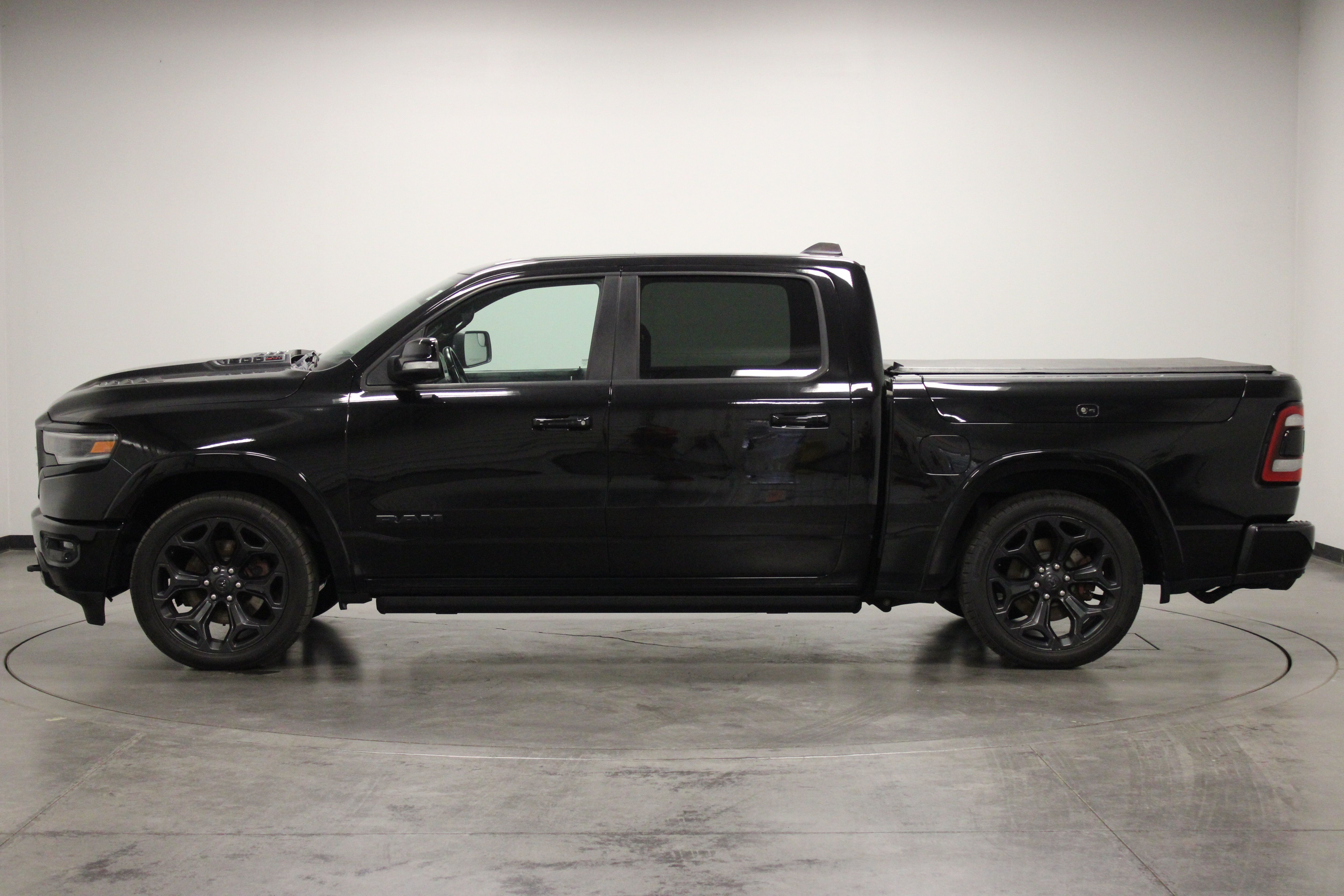 Used 2022 RAM 1500 Limited AWD/4WD image 5