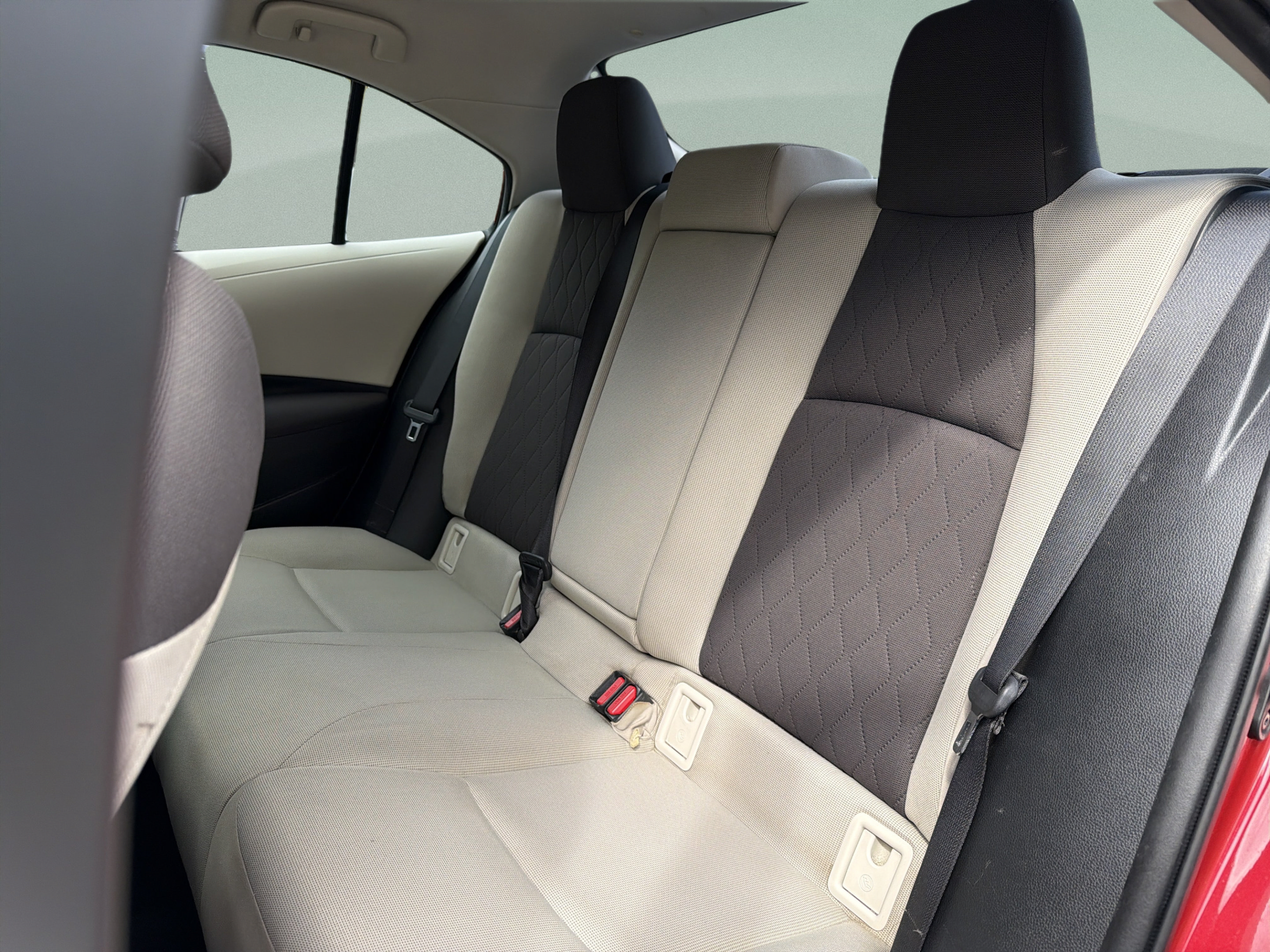Used 2020 Toyota Corolla LE FWD image 19