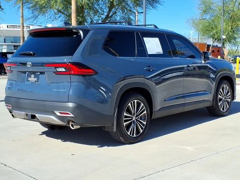 Used 2024 Toyota Grand Highlander AWD Hybrid image 5