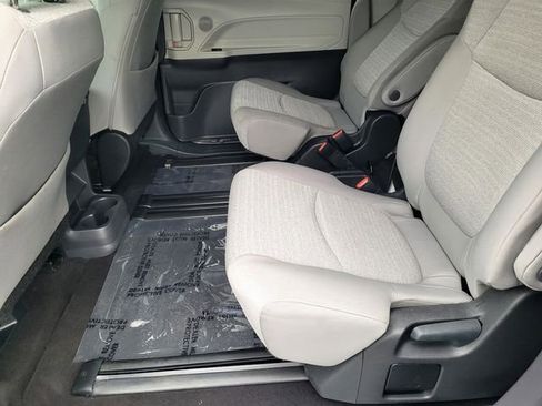 Certified 2024 Toyota Sienna LE image 15