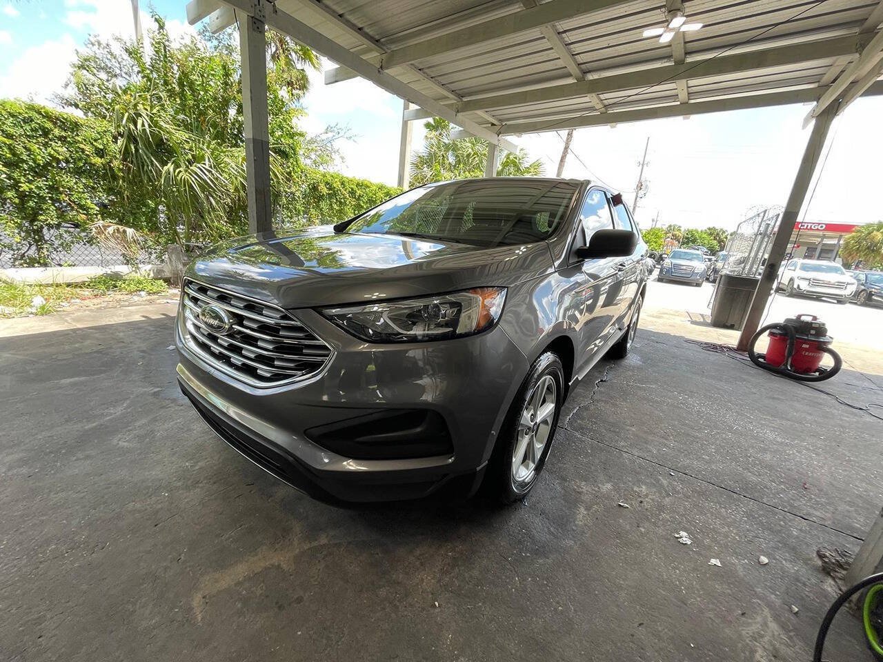 Used 2021 Ford Edge SE FWD image 3