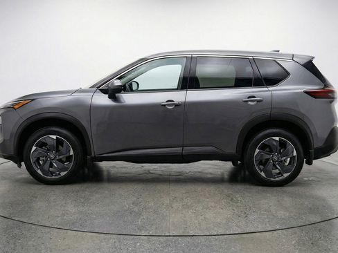 Used 2025 Nissan Rogue SV image 5