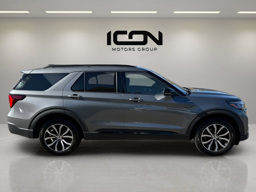 Used 2025 Ford Explorer ST-Line AWD/4WD image 6