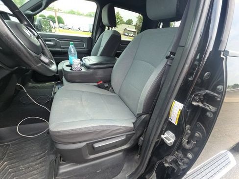 Used 2022 RAM 2500 Big Horn AWD/4WD image 2