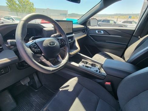 Used 2026 Ford Explorer Tremor w/ Tremor Convenience Package AWD/4WD image 25