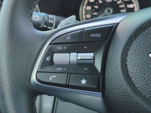 Used 2023 Genesis G70 3.3T image 25