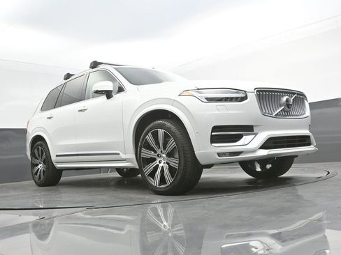 Certified 2024 Volvo XC90 B6 Ultimate w/ Lounge Package AWD/4WD image 37