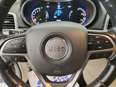 Used 2021 Jeep Grand Cherokee Laredo RWD image 15