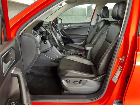 Used 2018 Volkswagen Tiguan SE w/ 3rd Row Seat Package image 18