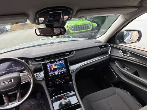 Used 2021 Jeep Grand Cherokee L Laredo w/ Luxury Tech Group I image 35