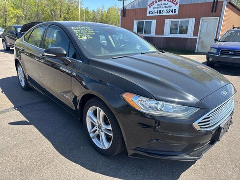 Used 2018 Ford Fusion SE FWD image 3