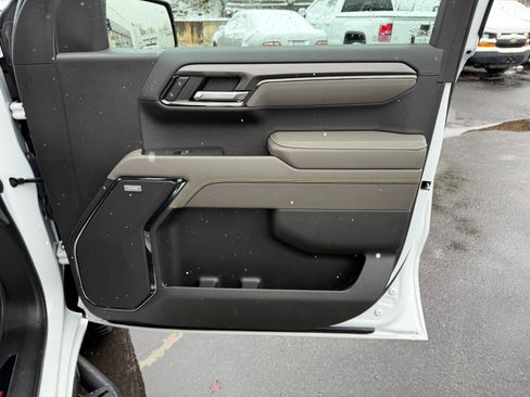 Used 2022 Chevrolet Silverado 1500 ZR2 w/ Technology Package image 24