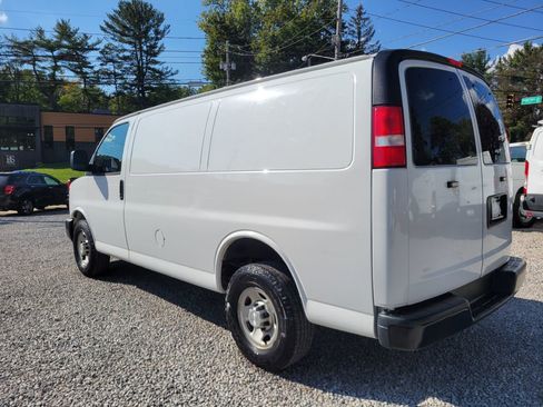 Used 2017 Chevrolet Express 2500 image 6