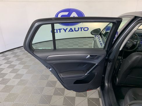 Used 2021 Volkswagen Golf 4-Door FWD image 31