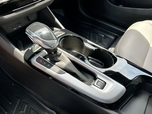 Used 2025 Buick Envista Avenir FWD image 19