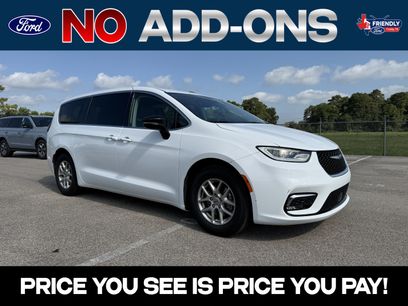 Used 2024 Chrysler Pacifica Touring-L