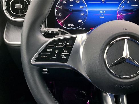 Used 2026 Mercedes-Benz GLC 300 image 21
