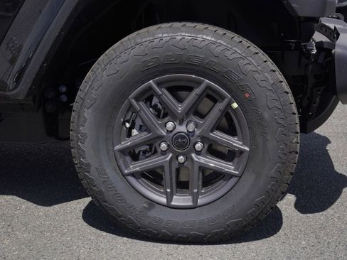 New 2026 Jeep Gladiator Sport image 10