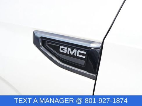 Used 2023 GMC Yukon XL AT4 w/ AT4 Premium Plus Package AWD/4WD image 11