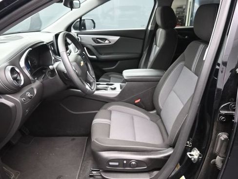 Used 2025 Chevrolet Blazer LT FWD image 19