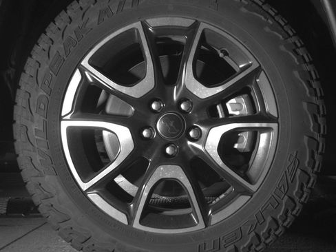 Used 2025 Jeep Compass Trailhawk image 13