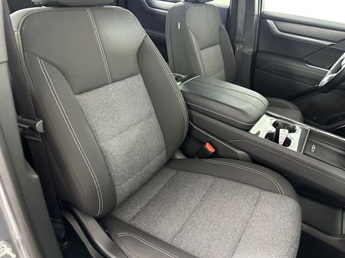 Used 2025 GMC Acadia Elevation w/ LPO, Floor Liner Package AWD/4WD image 32