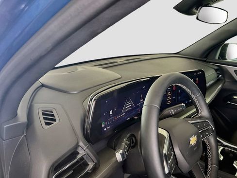 Used 2026 Chevrolet Traverse LT FWD image 9