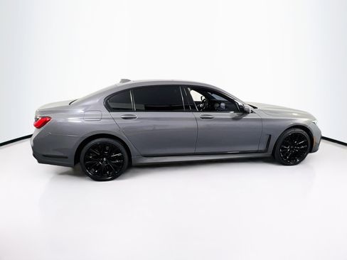 Used 2021 BMW 750i xDrive w/ Executive Package image 4