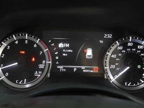 Used 2024 Toyota Highlander LE image 18