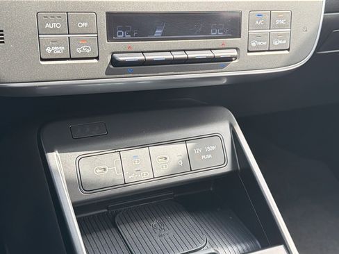 Certified 2025 Hyundai Kona Limited FWD image 24